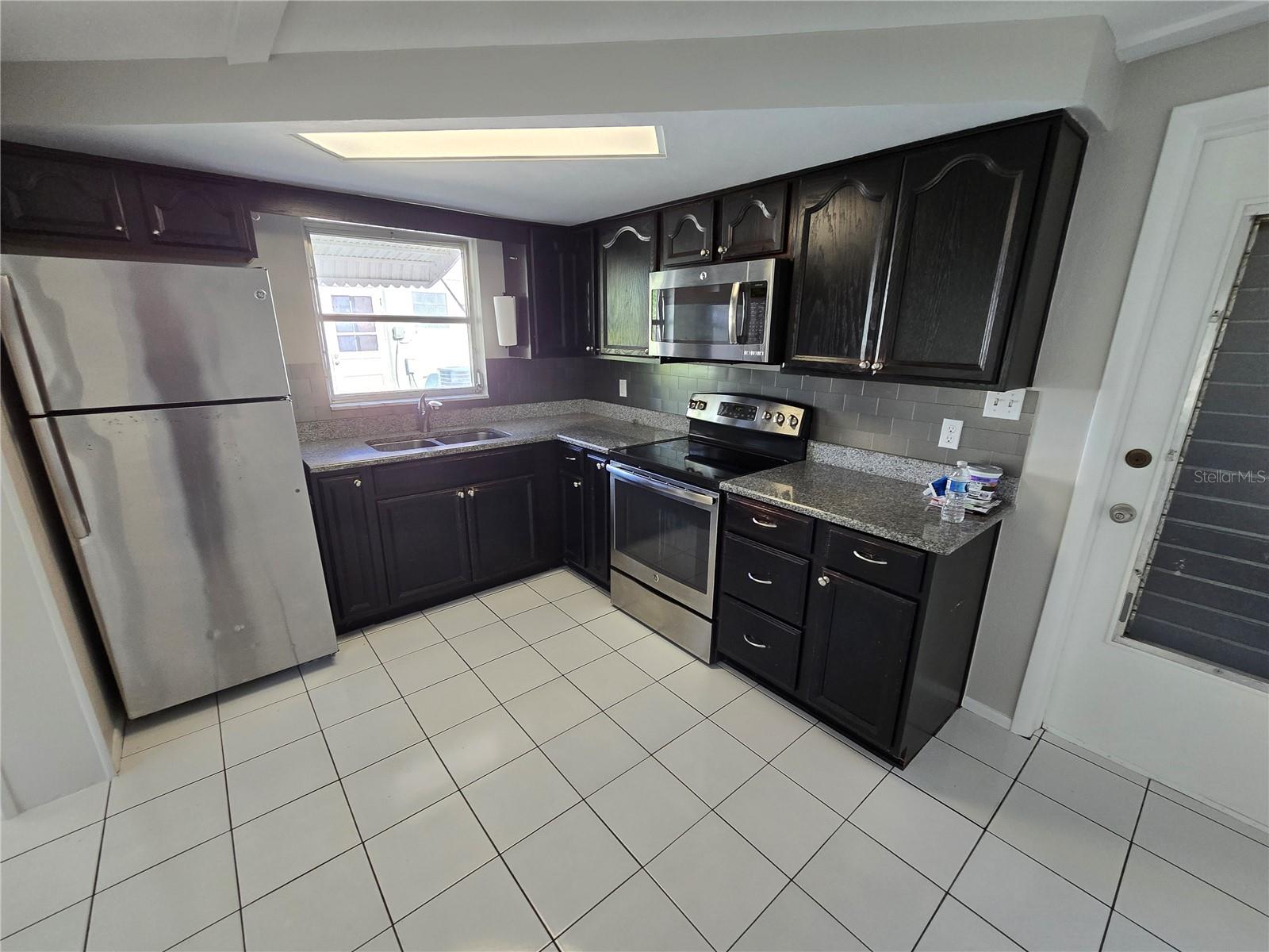 HOLIDAY LAKE ESTATES - Residential Lease