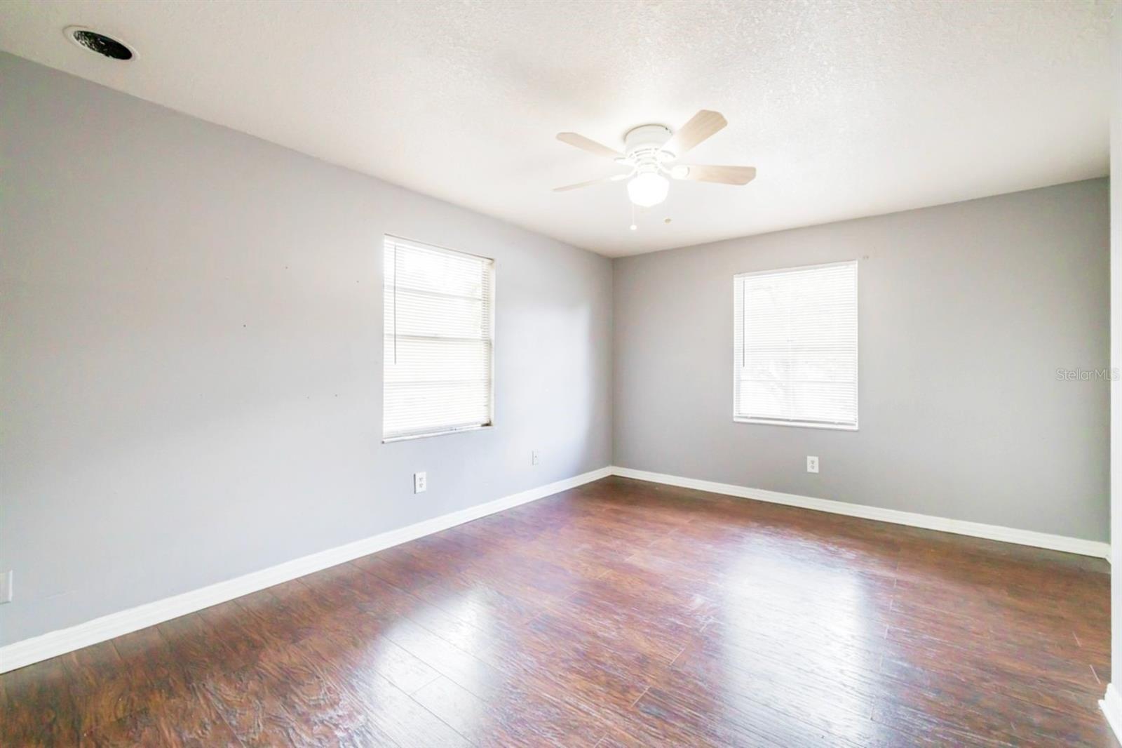 COLLINS ARMENIA PARK - Residential Lease