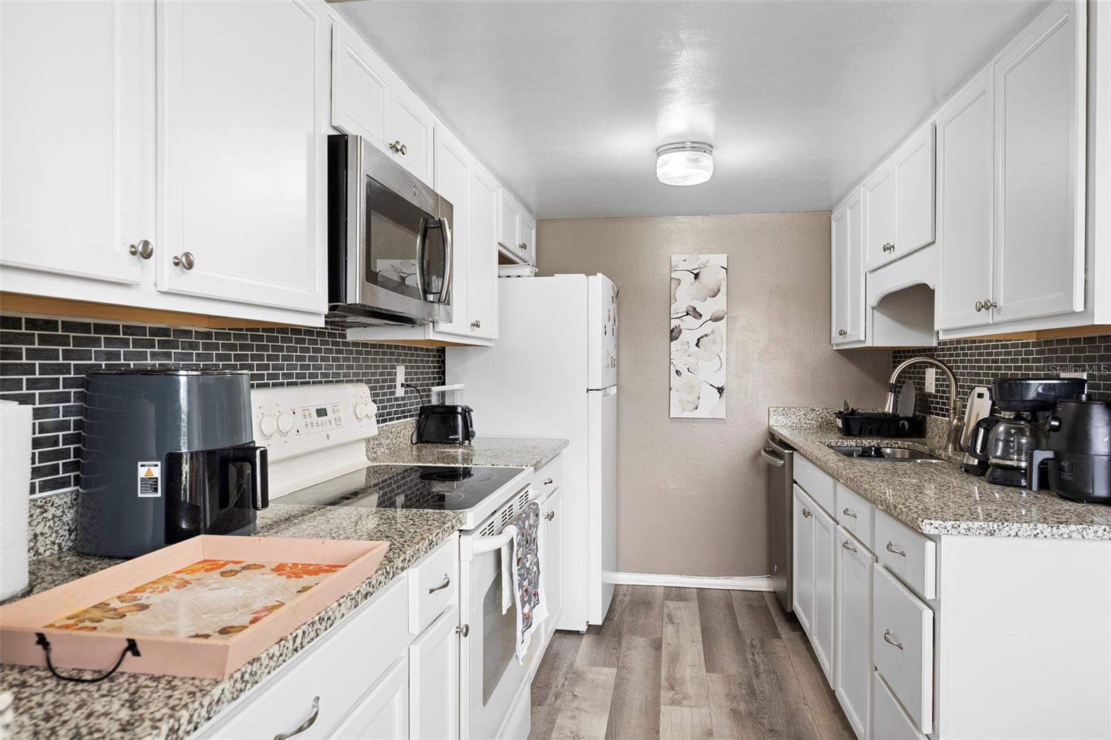 HERITAGE HOUSE CONDO - Residential