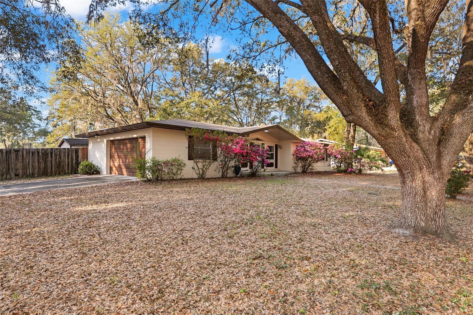 BRIARWOODLAND - Residential