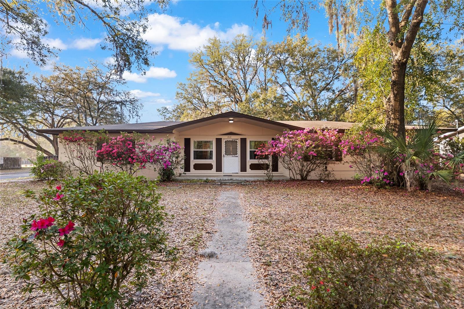 BRIARWOODLAND - Residential