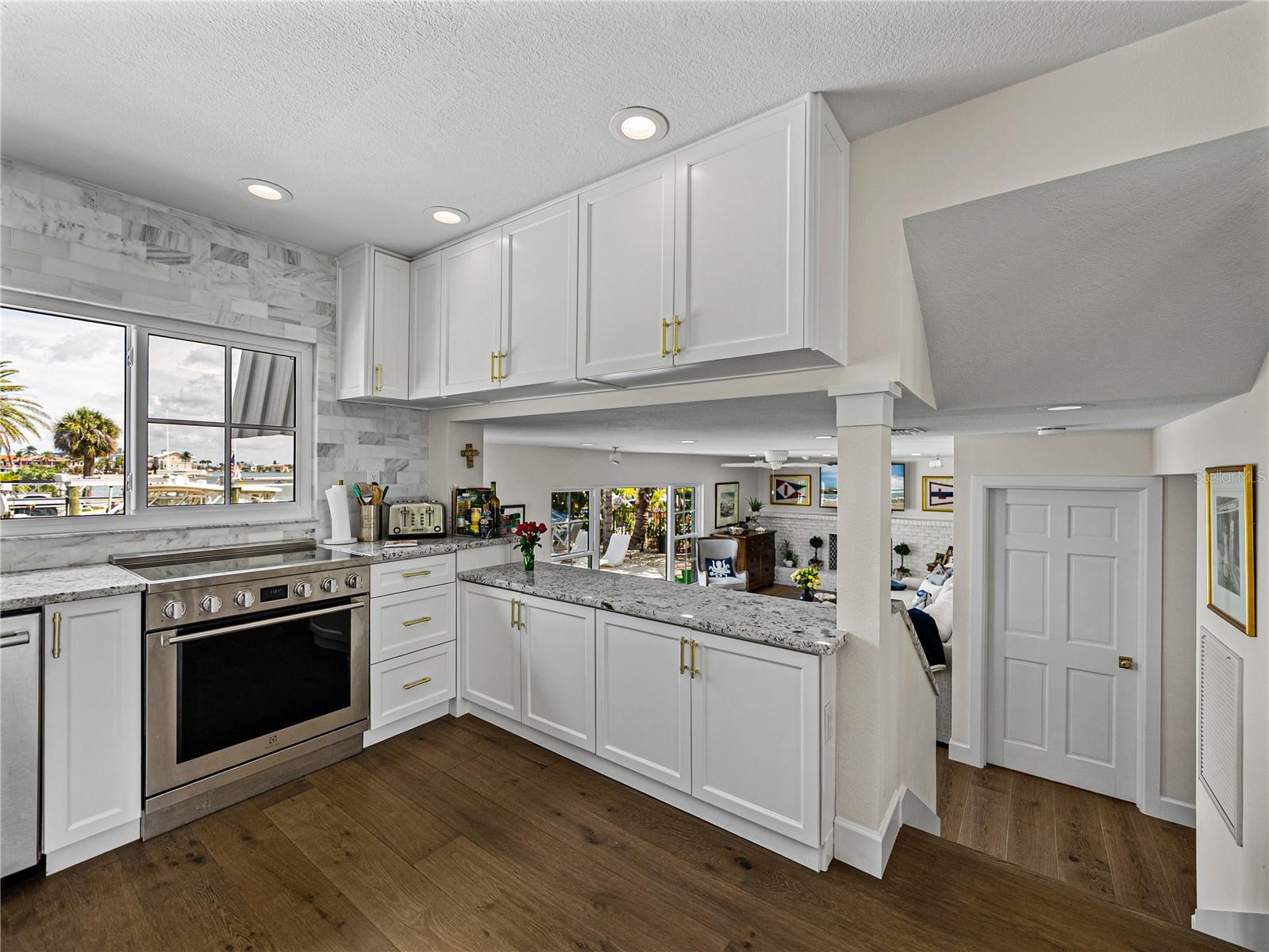 BAHIA SHORES 4TH ADD - Residential Lease