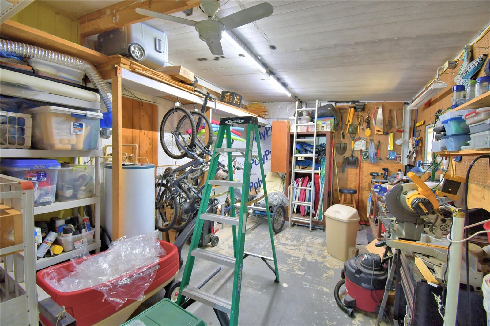 ARIANA SHORES MHP - Residential