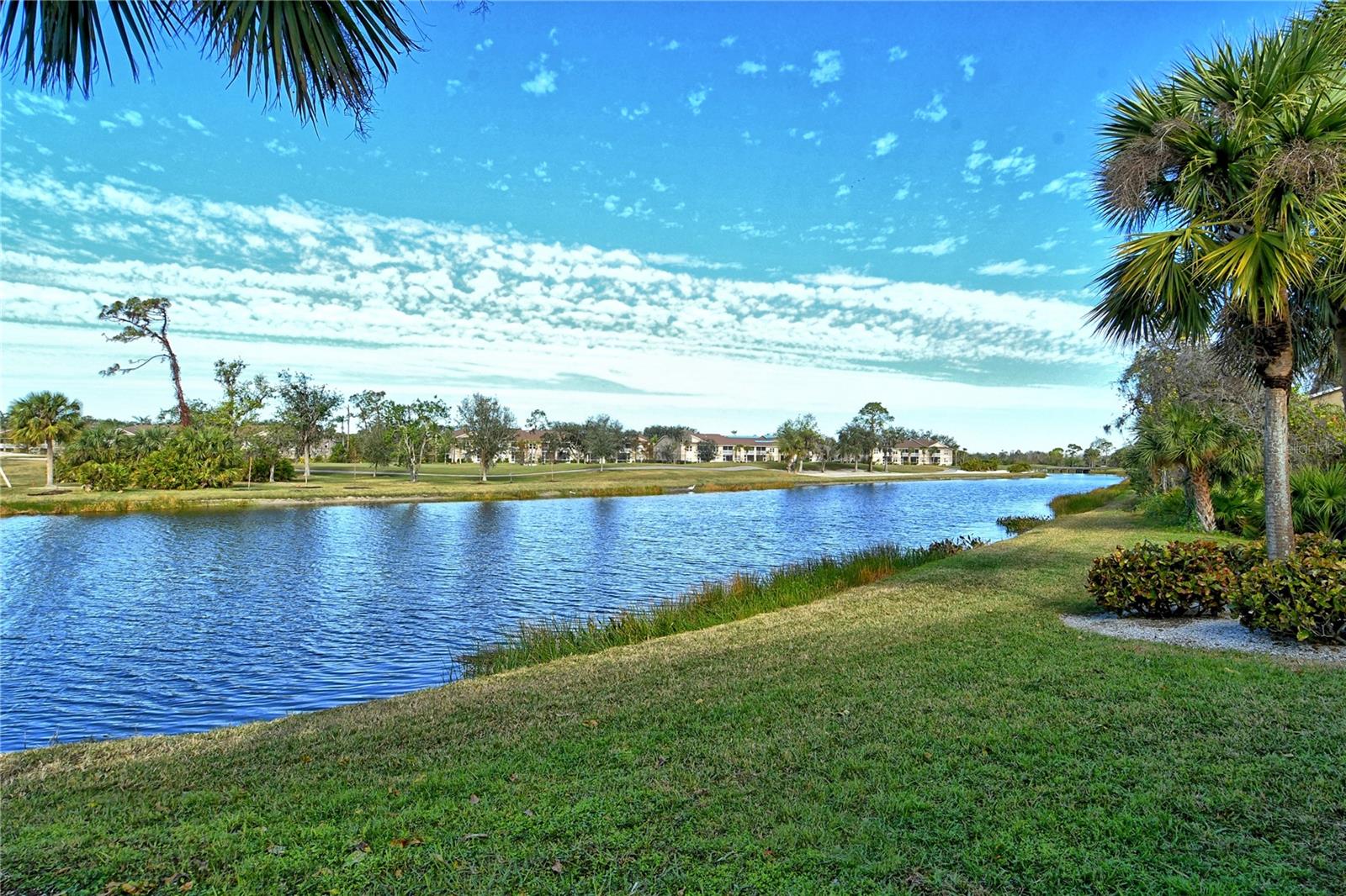 HERITAGE OAKS GOLF & COUNTRY CLUB - Residential