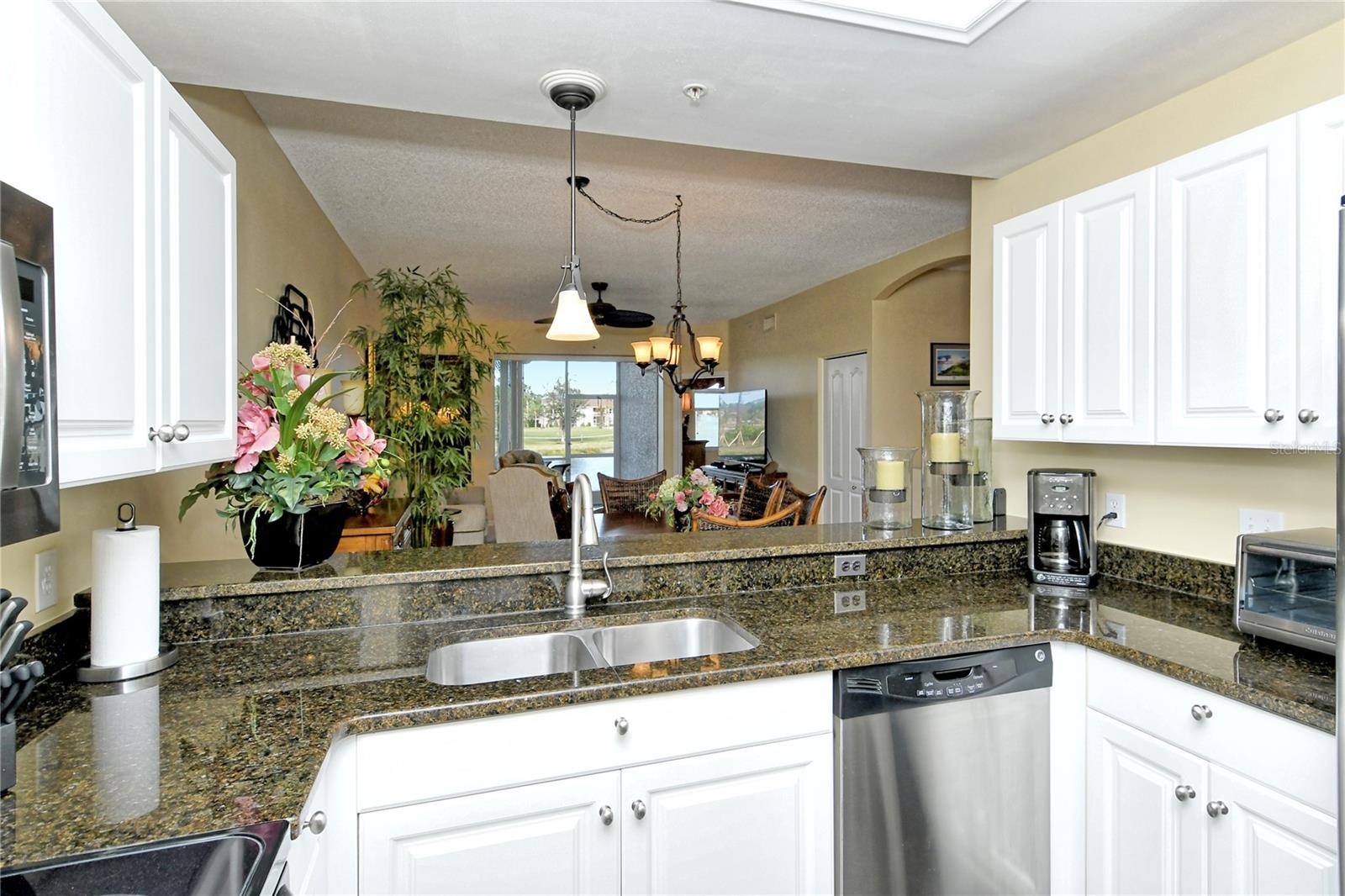 HERITAGE OAKS GOLF & COUNTRY CLUB - Residential