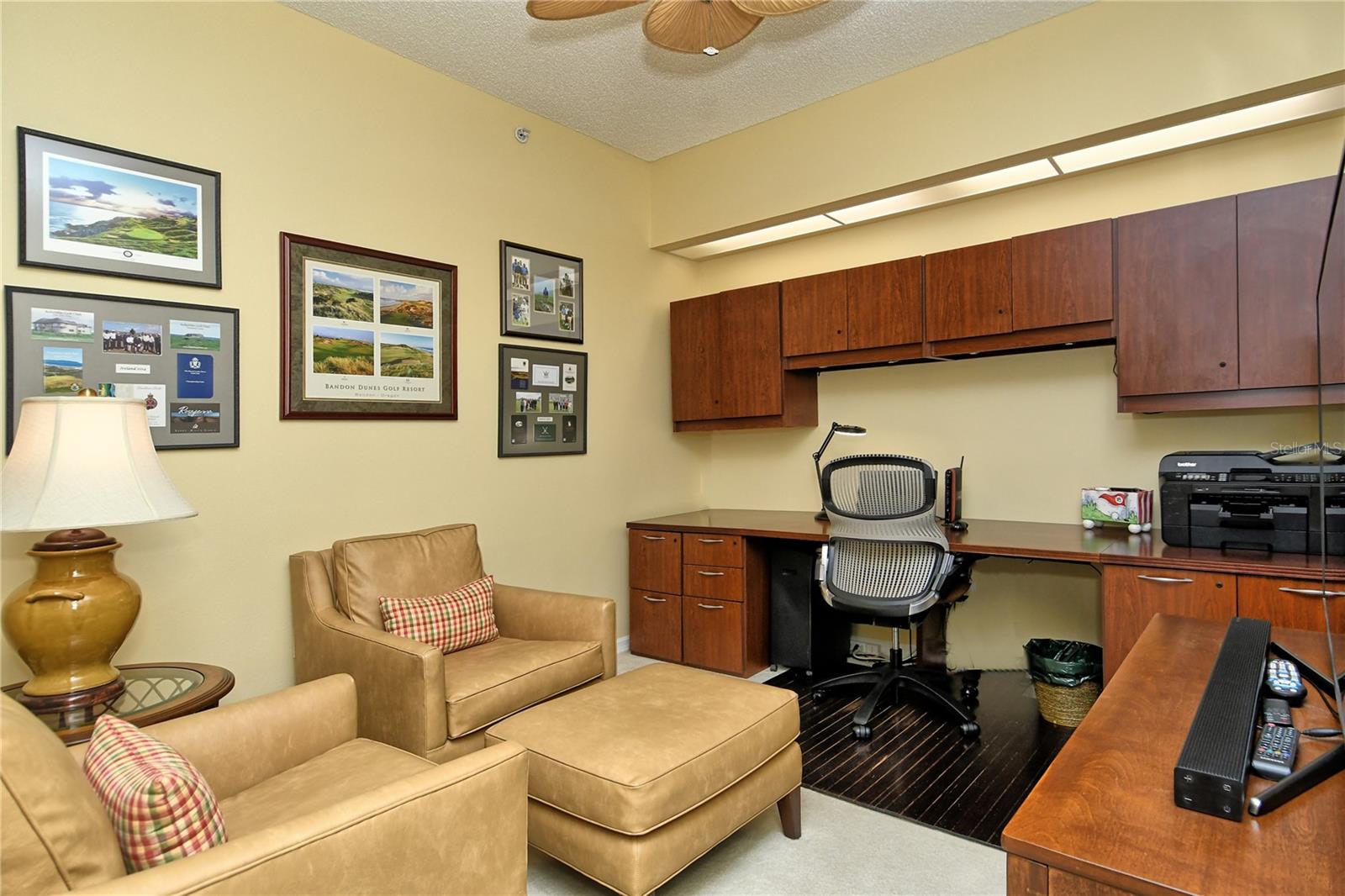 HERITAGE OAKS GOLF & COUNTRY CLUB - Residential