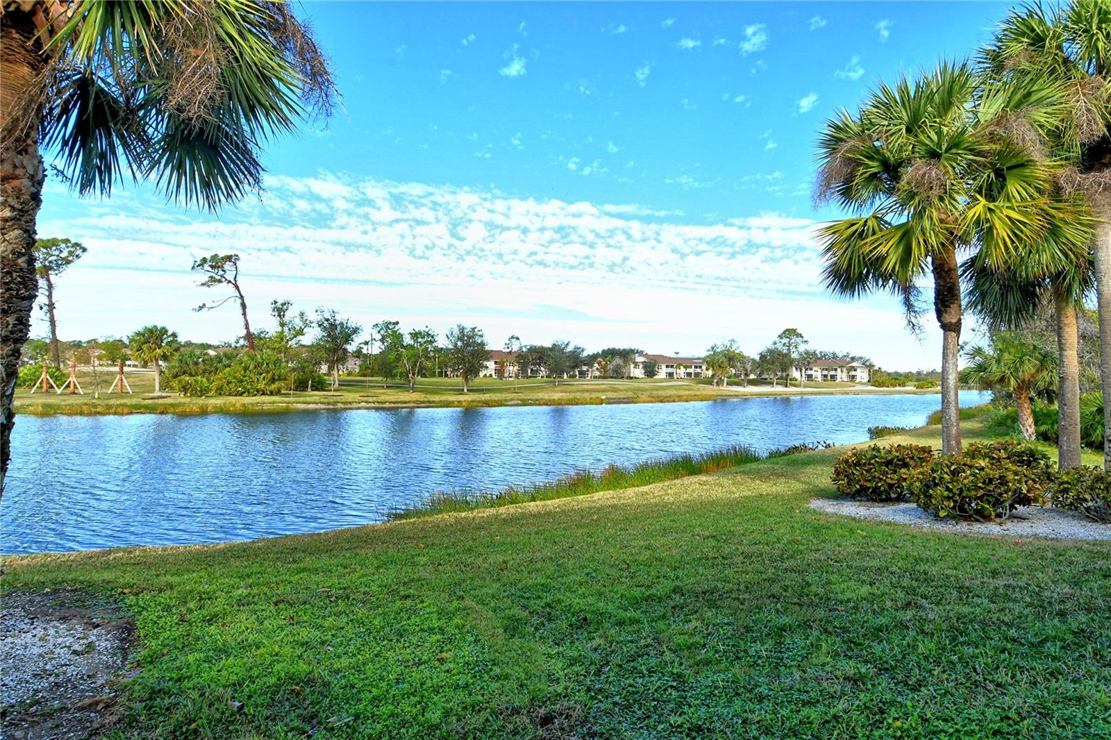 HERITAGE OAKS GOLF & COUNTRY CLUB - Residential