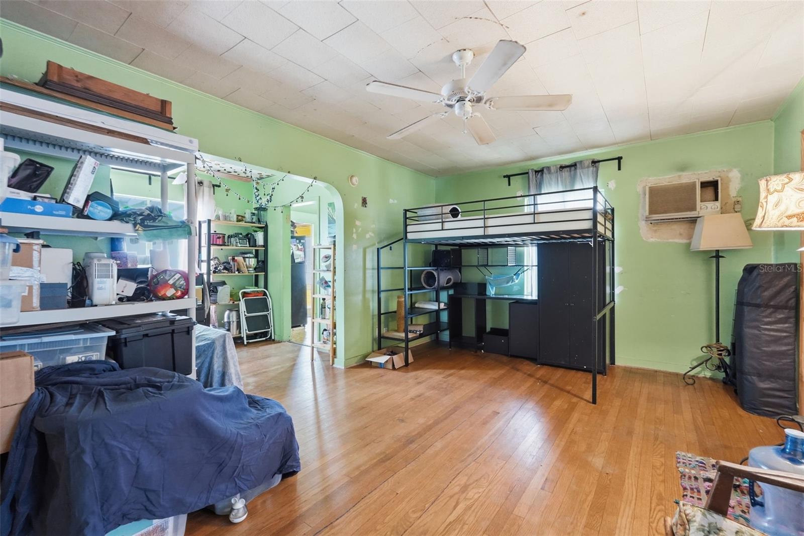 329 KINGSTON STREET S