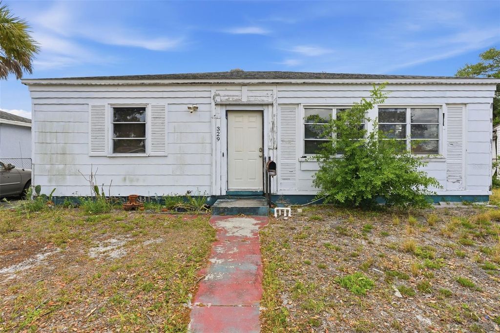 Photo of 329 Kingston Street S, St Petersburg, FL 33711 (MLS # TB8500376)