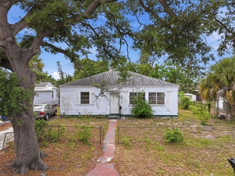 Photo of 329 Kingston Street S, St Petersburg, FL 33711 (MLS # TB8500376)