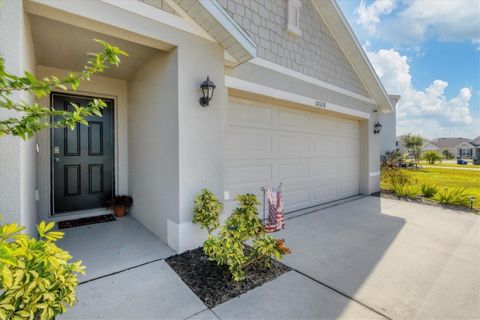 A home in PARRISH