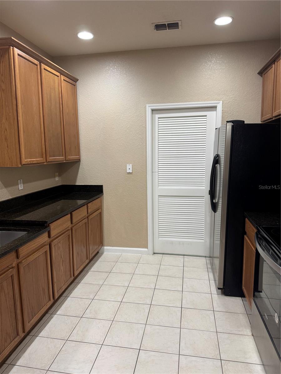 FLORA RIDGE CONDO PH 7 BLDG 12 - Residential