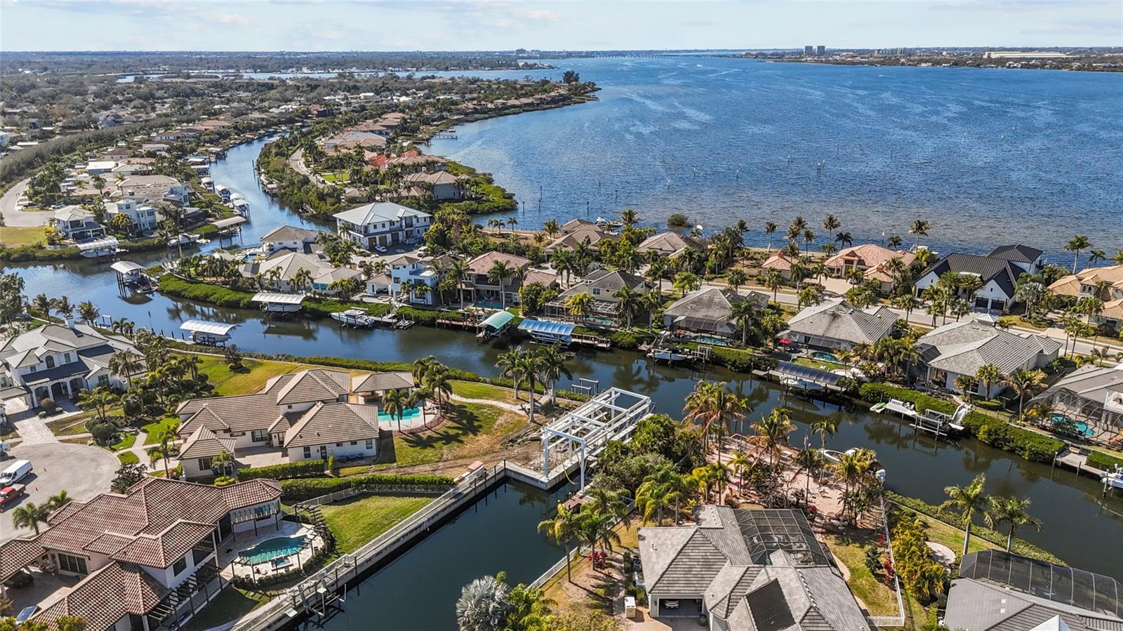 HARBOUR WALK - Residential