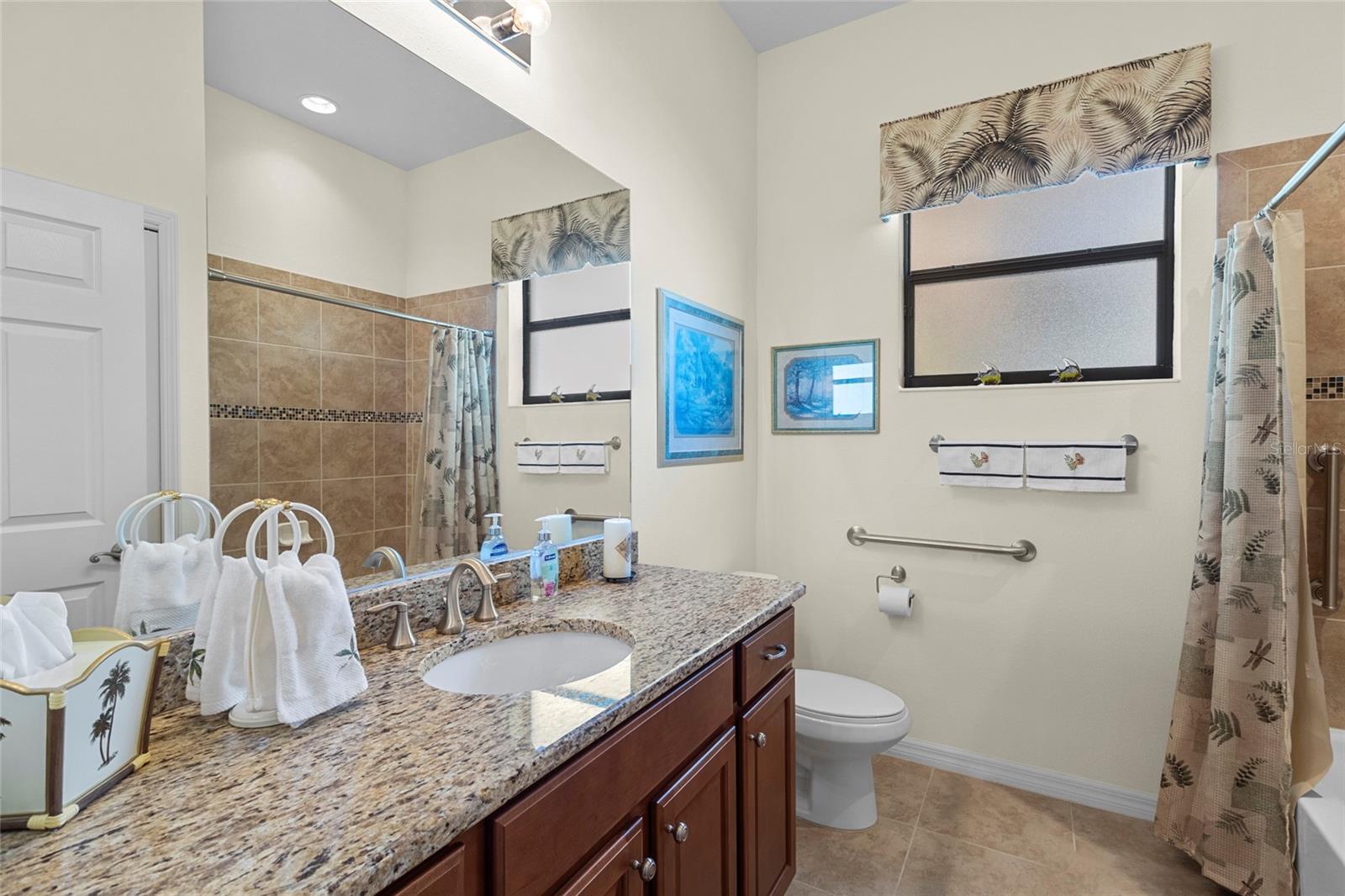 HARBOUR WALK - Residential