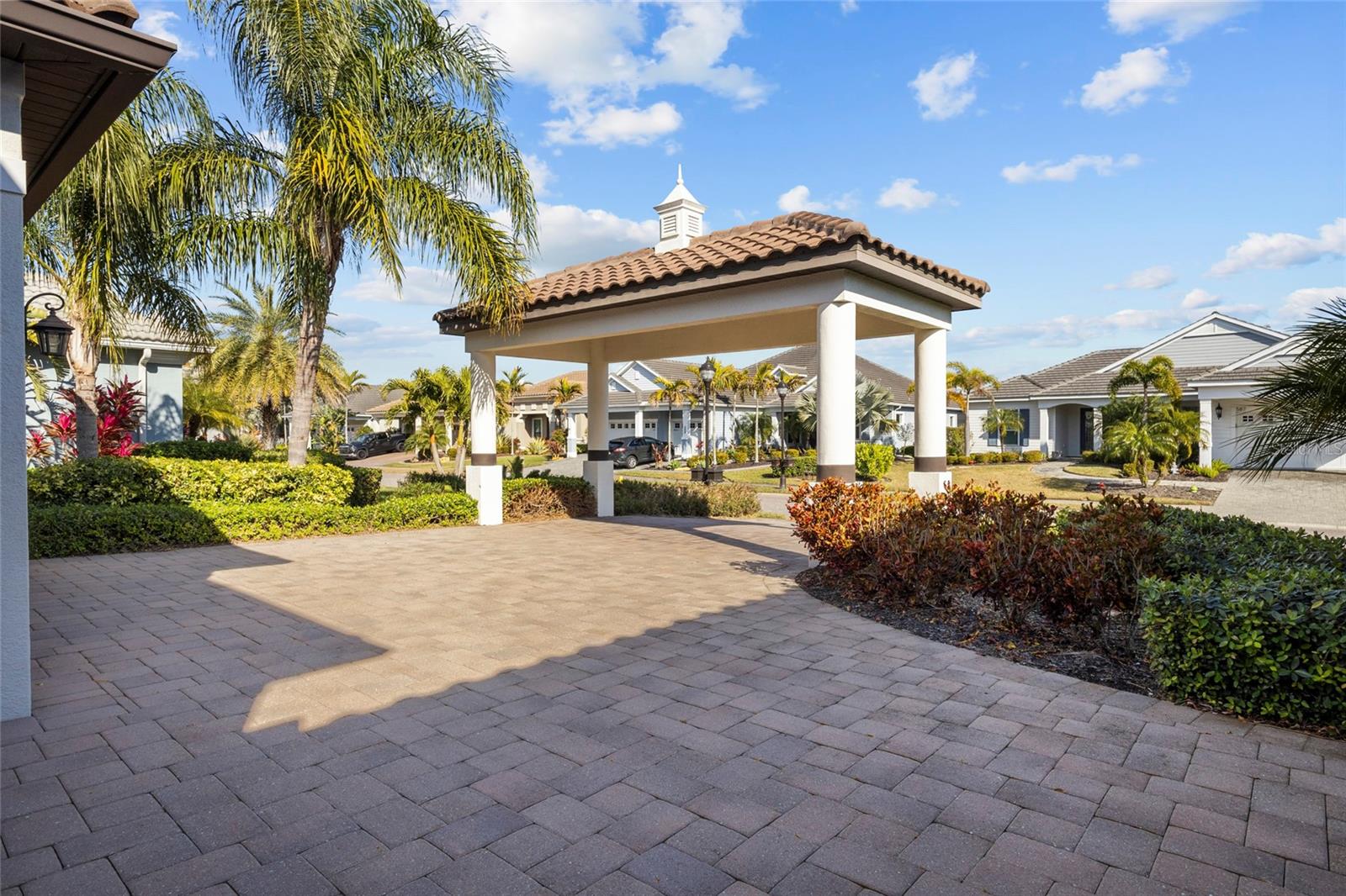 HARBOUR WALK - Residential