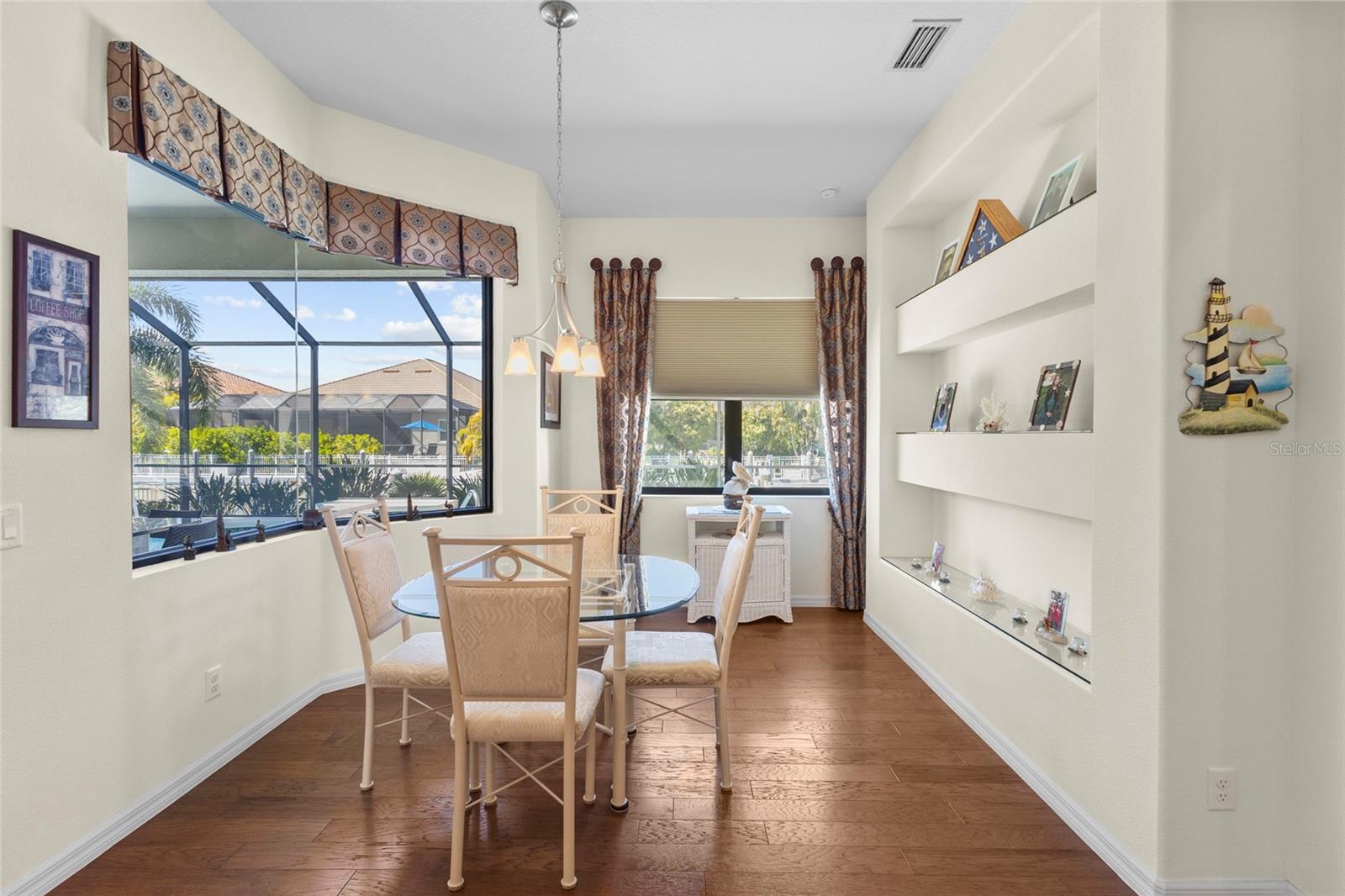 HARBOUR WALK - Residential