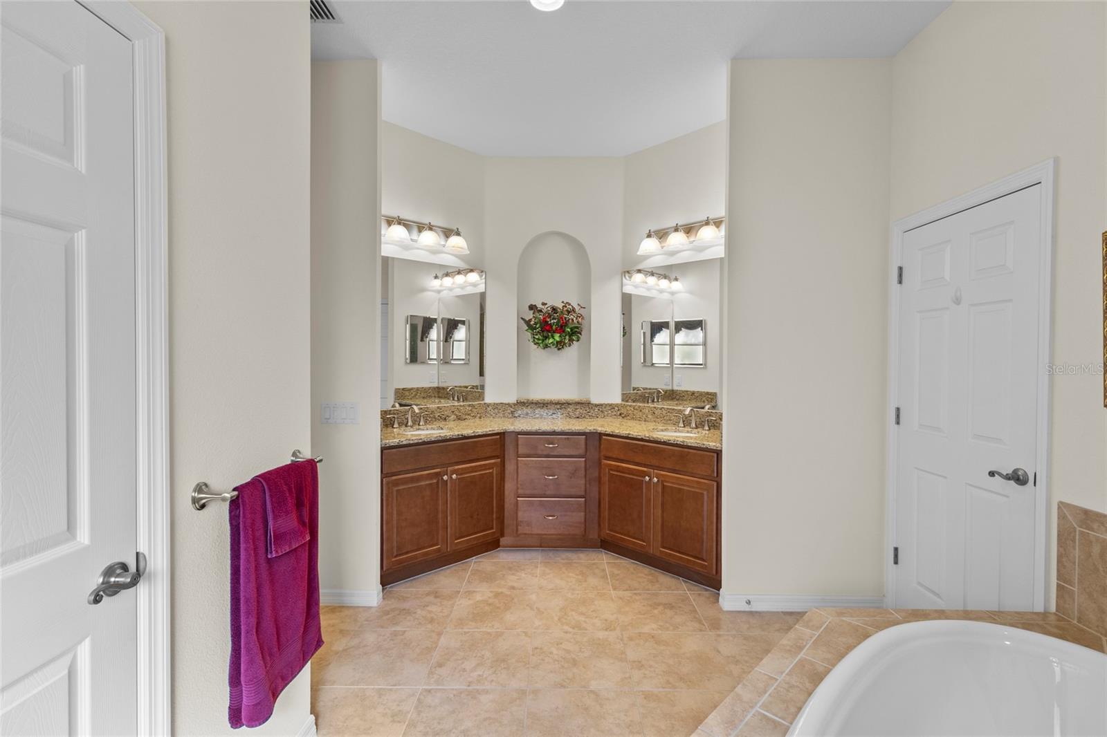 HARBOUR WALK - Residential