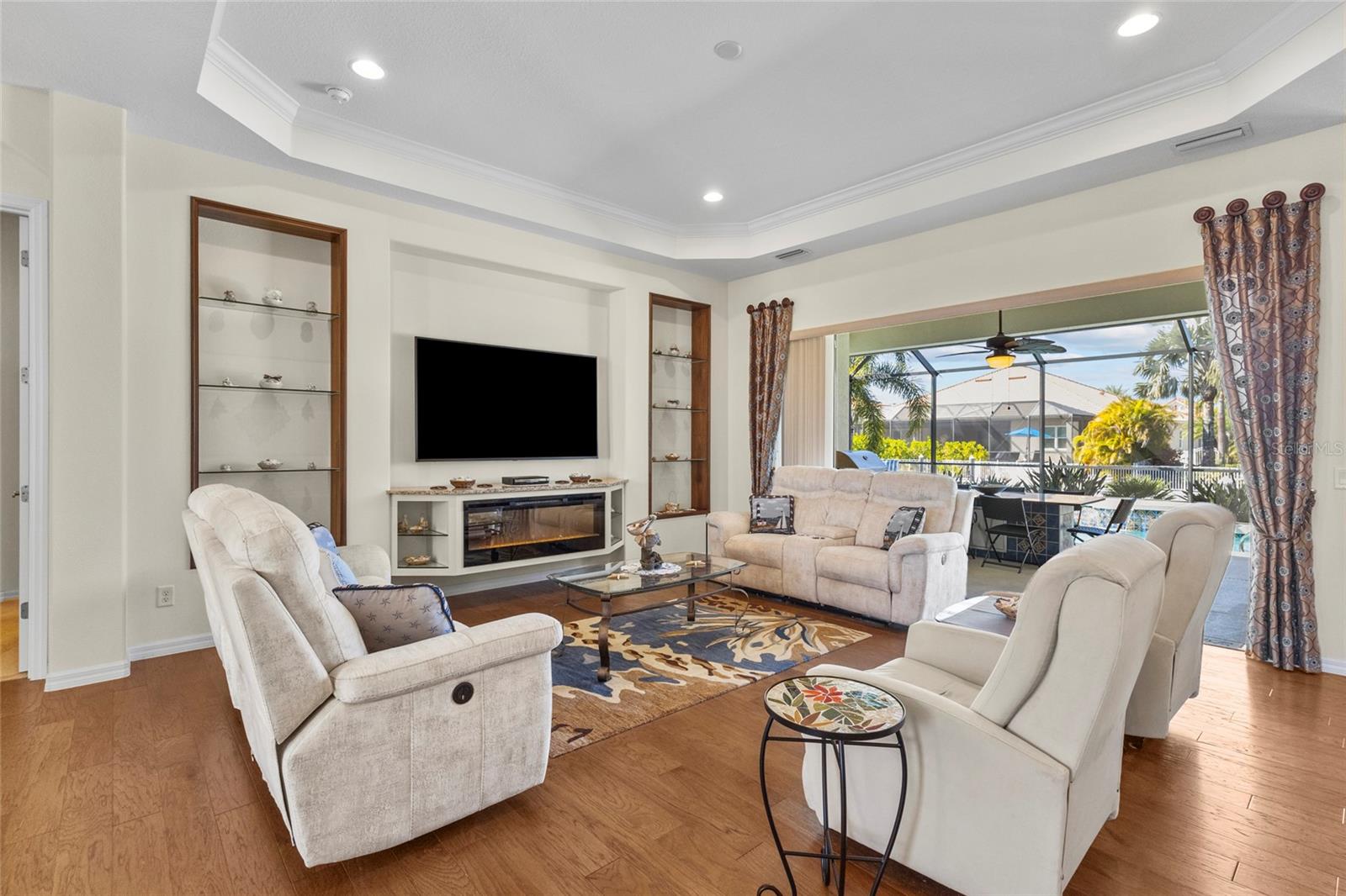 HARBOUR WALK - Residential