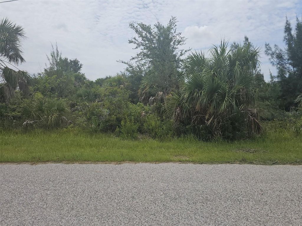 Photo of 8233 Arlewood Circle, Port Charlotte, FL 33981 (MLS # N6127911)