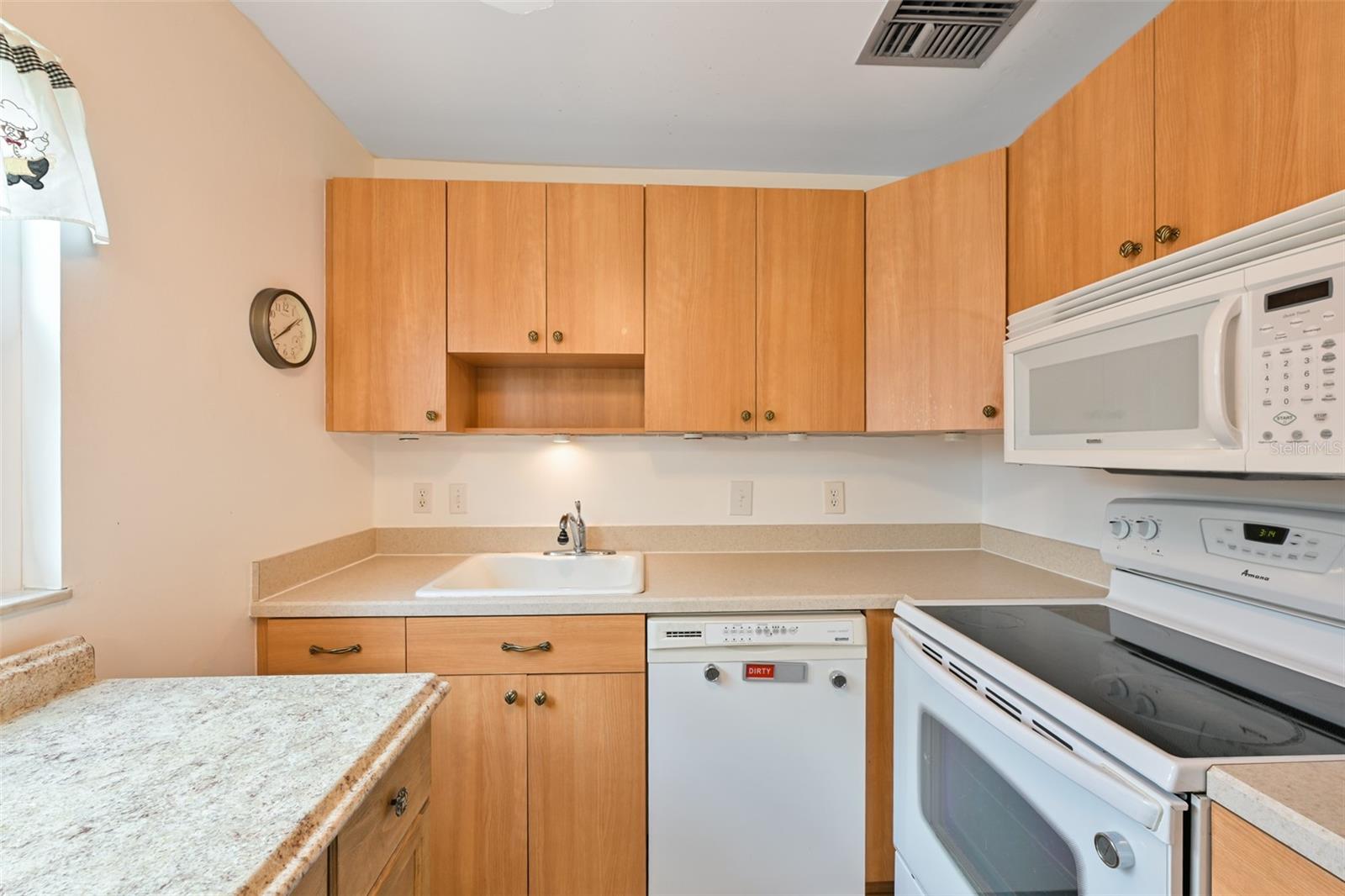 CAMBRIDGE H CONDO - Residential