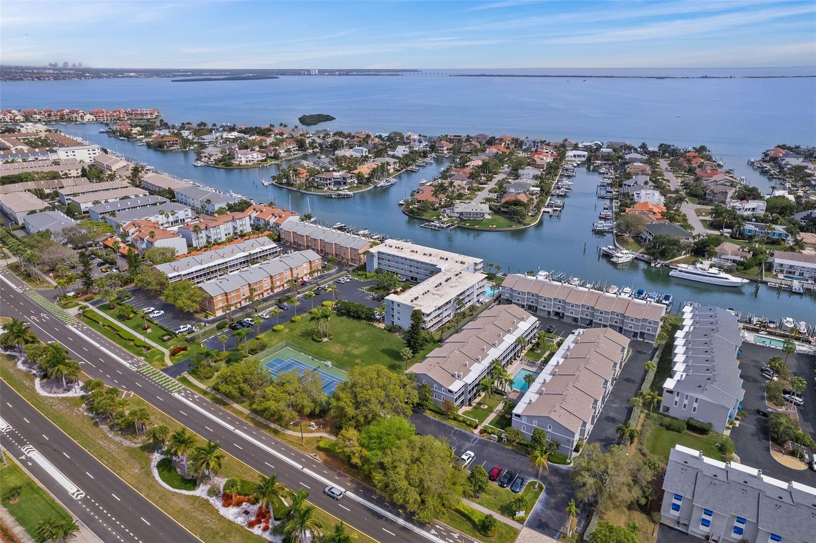 TIERRA I CONDO - Residential