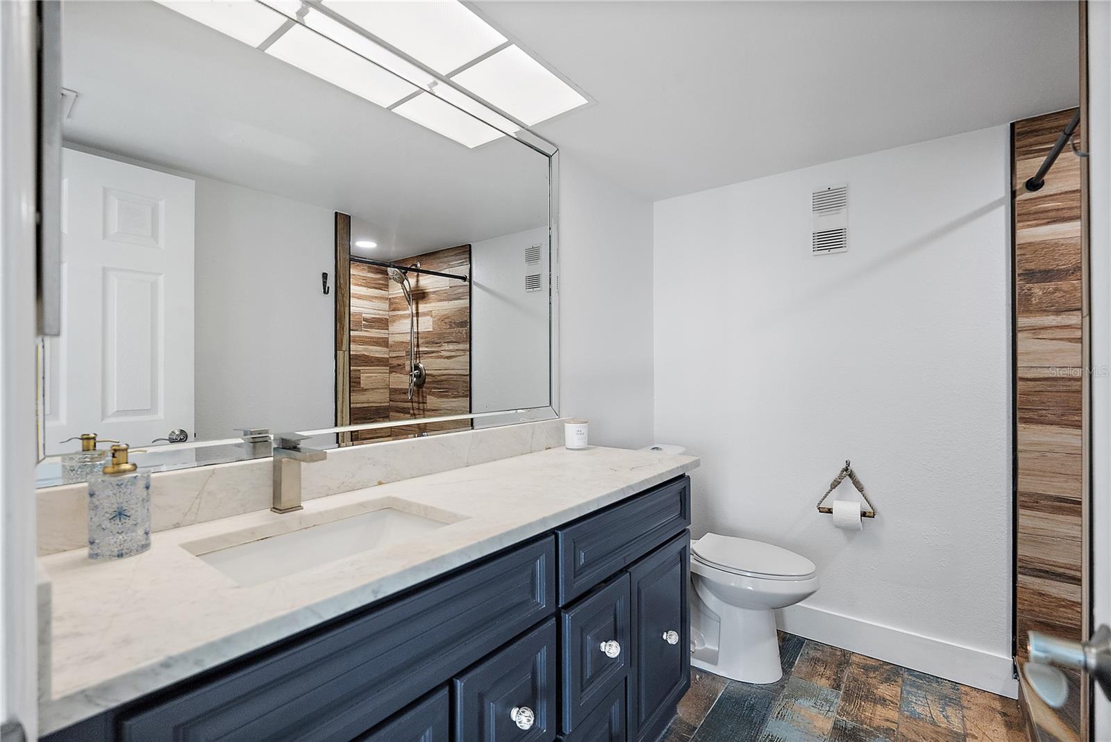 TIERRA I CONDO - Residential