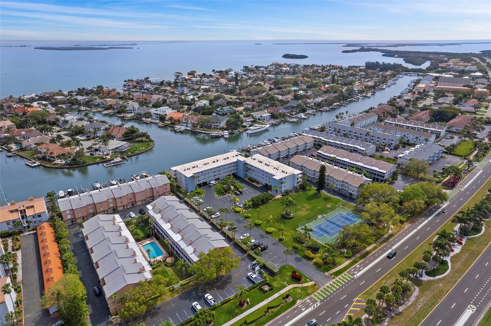 TIERRA I CONDO - Residential