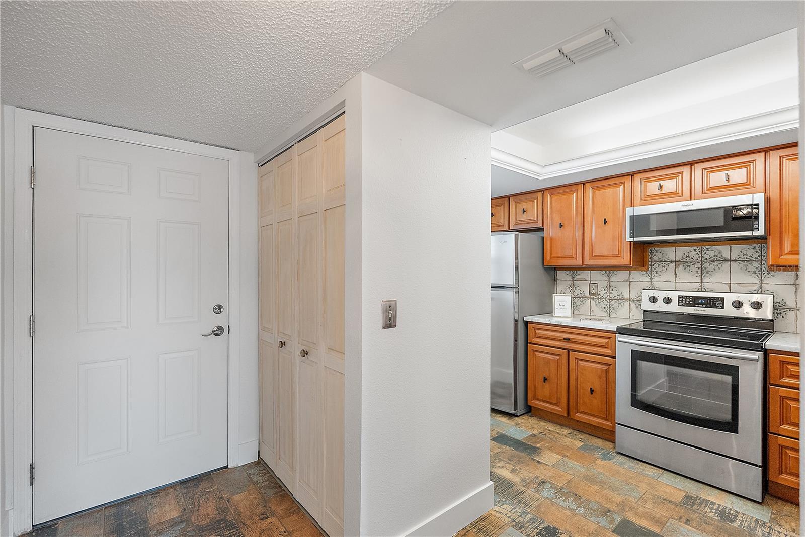 719 PINELLAS BAYWAY S 311