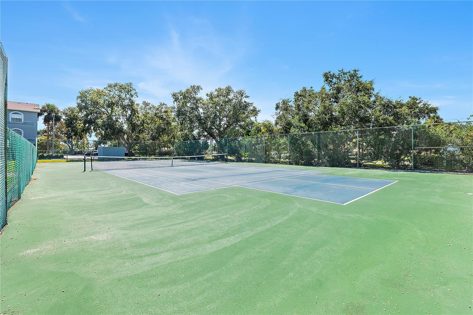 TIERRA I CONDO - Residential