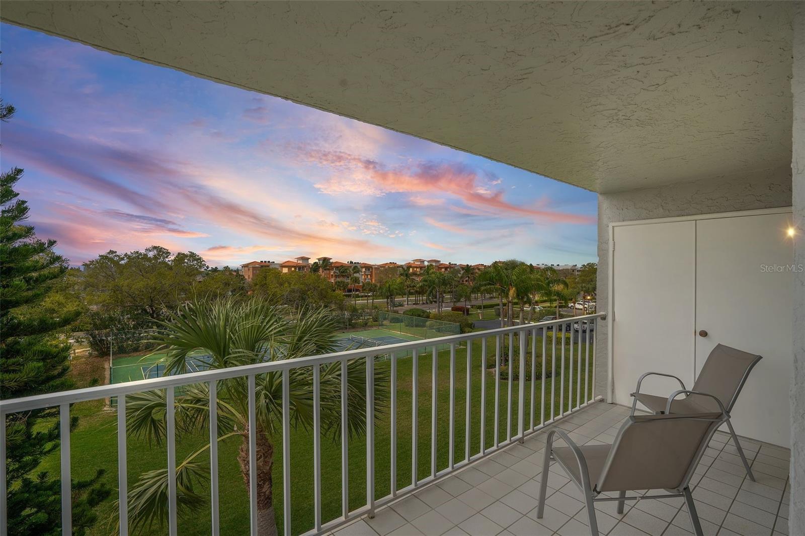 TIERRA I CONDO - Residential