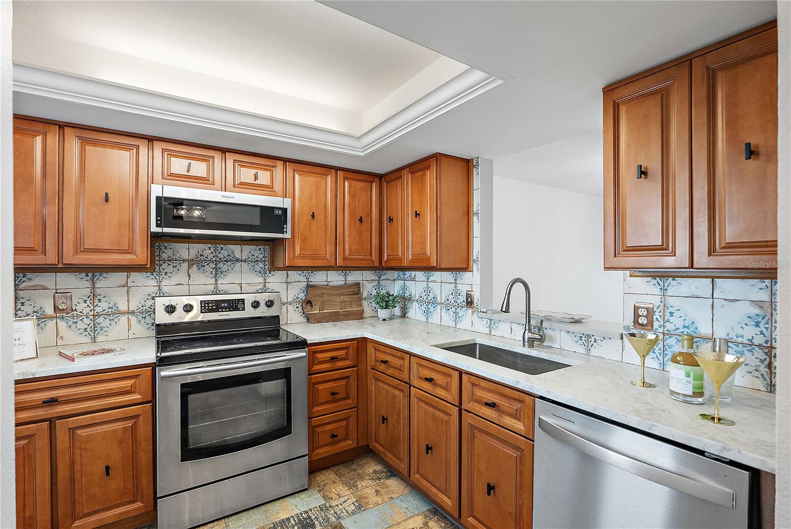 TIERRA I CONDO - Residential