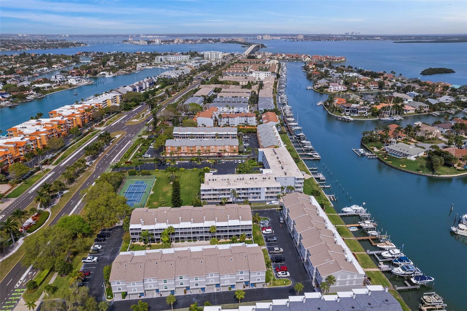 TIERRA I CONDO - Residential