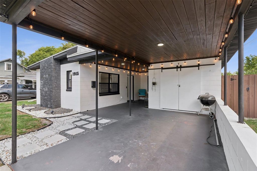 Photo of 1915 Weber Street, Orlando, FL 32803 (MLS # O6401565)