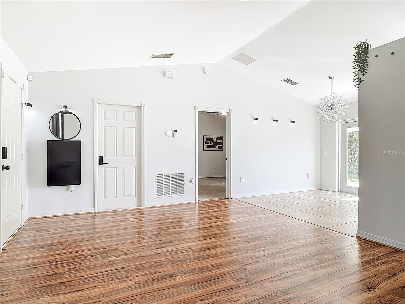 WEST HIGHLANDS - Residential