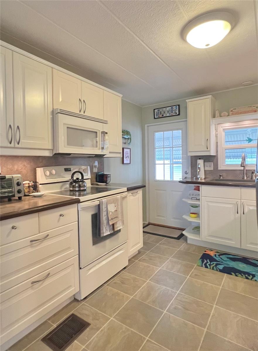 FAIRWAY VILLAGE MOBILE HOME PARK UNREC - Residential