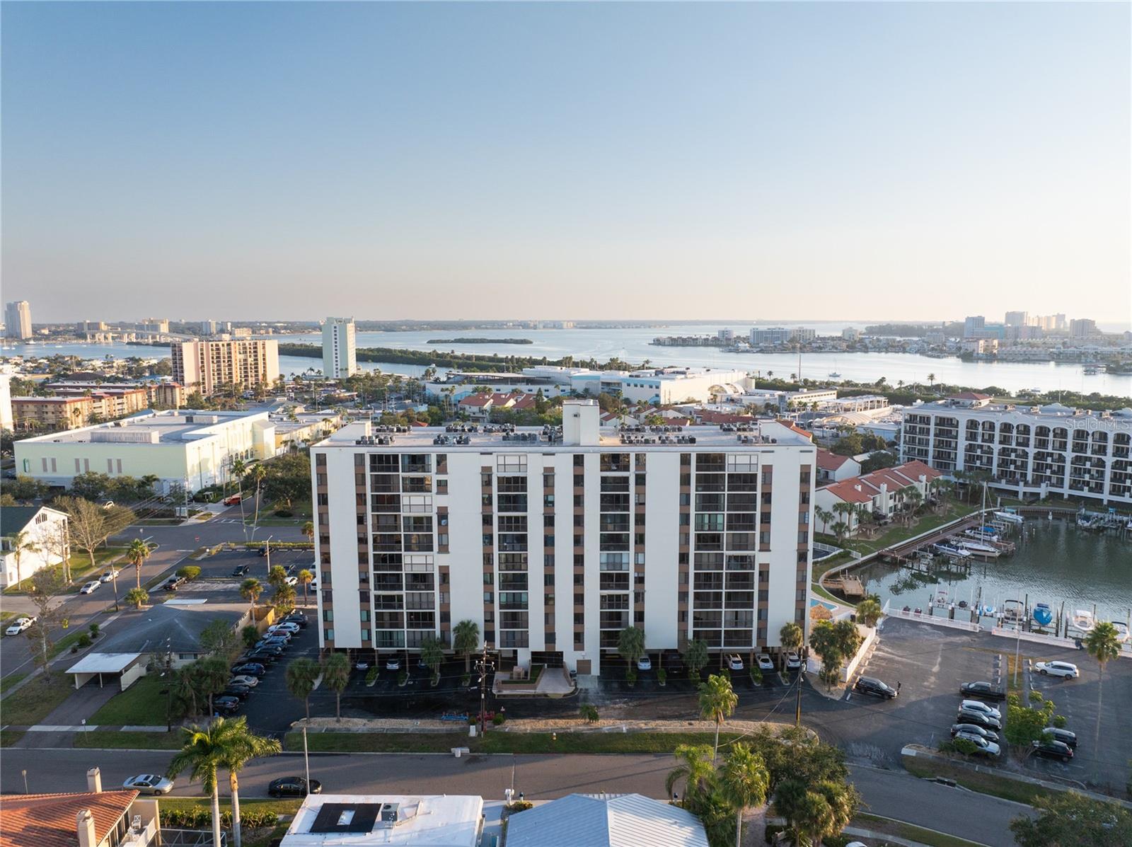 255 DOLPHIN POINT 414