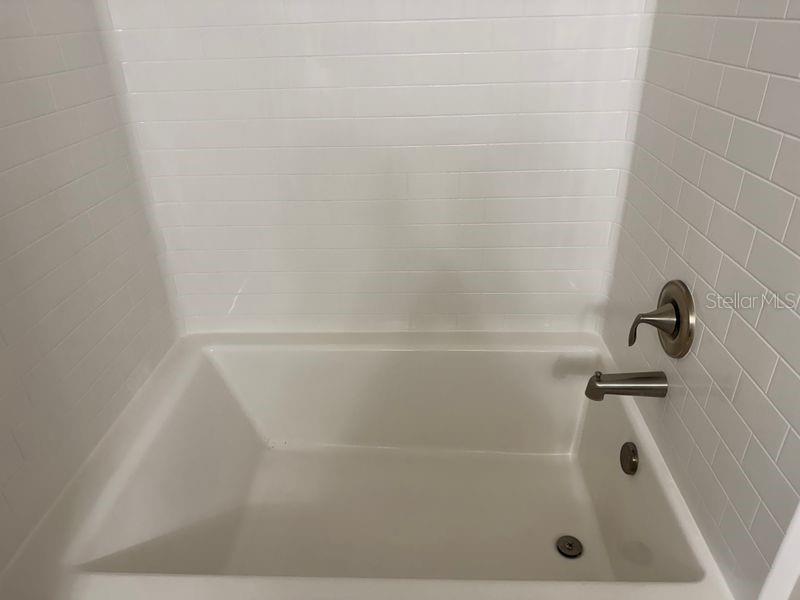 LEESBURG ASHTON WOODS - Residential Lease