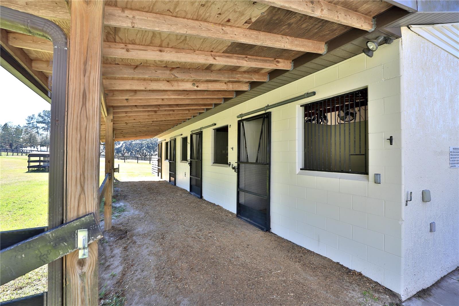 ACREAGE NON-SUBDIVISION - Residential