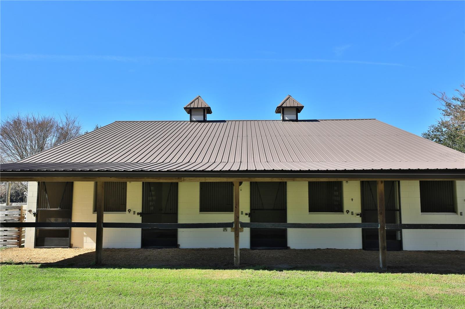 ACREAGE NON-SUBDIVISION - Residential