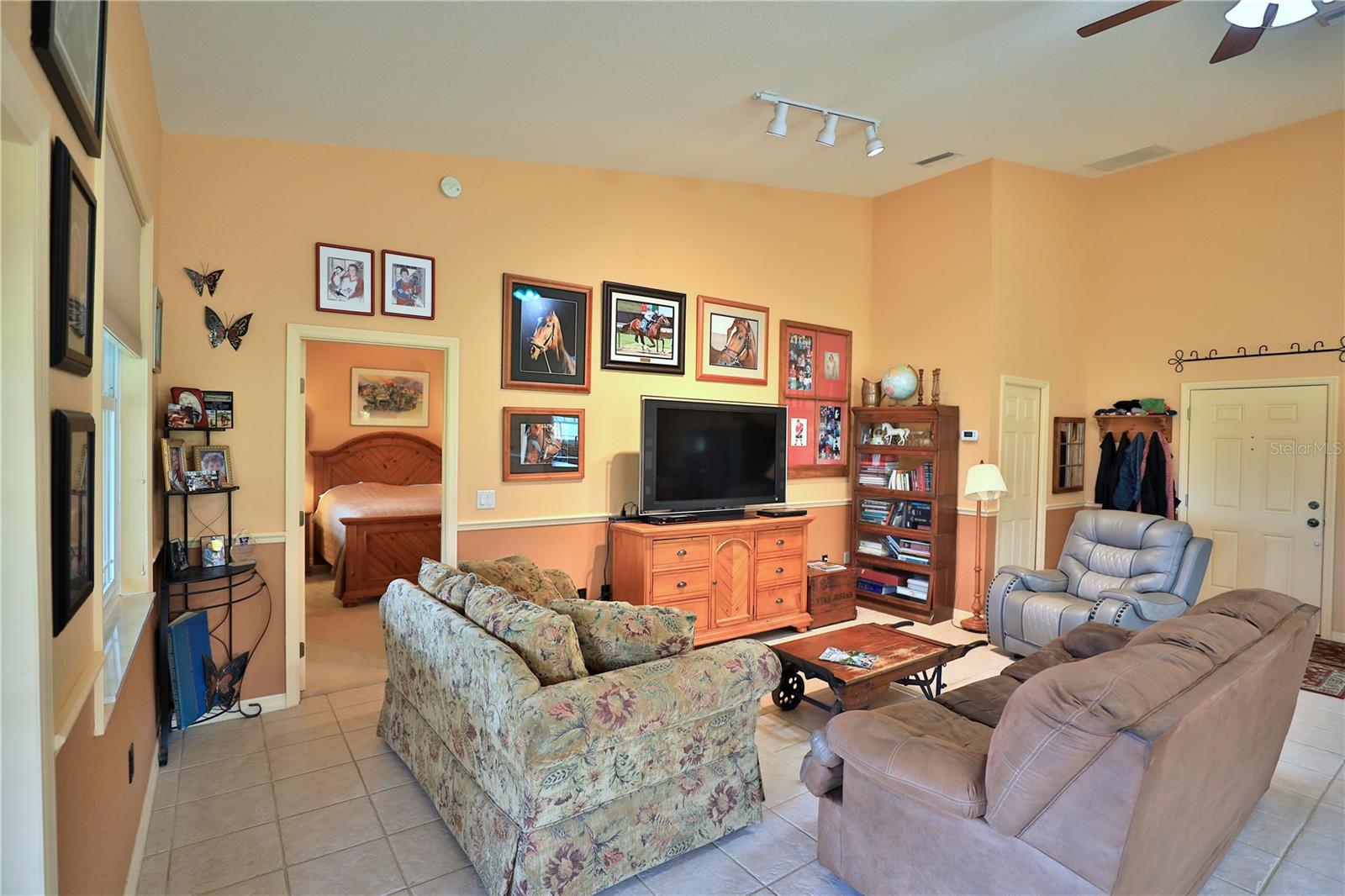 ACREAGE NON-SUBDIVISION - Residential