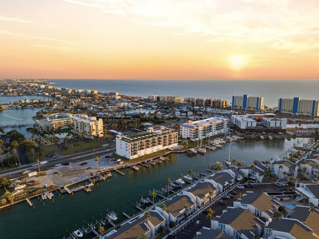 Photo of 400 150th Avenue #305, Madeira Beach, FL 33708 (MLS # U8212806)