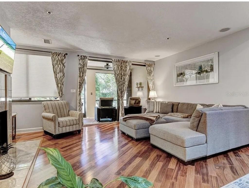 1926 HARBOURSIDE DRIVE 1302