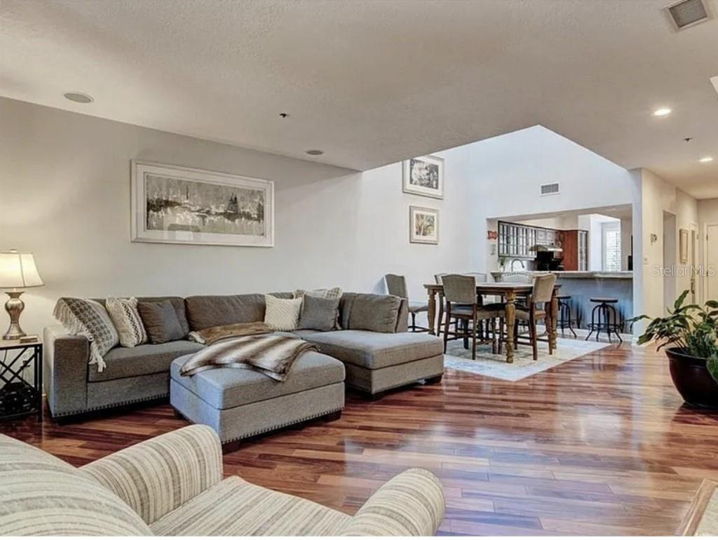 1926 HARBOURSIDE DRIVE 1302