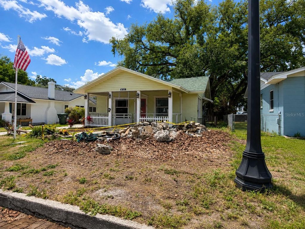 Photo of 1037 Lexington Street, Lakeland, FL 33801 (MLS # S5149964)