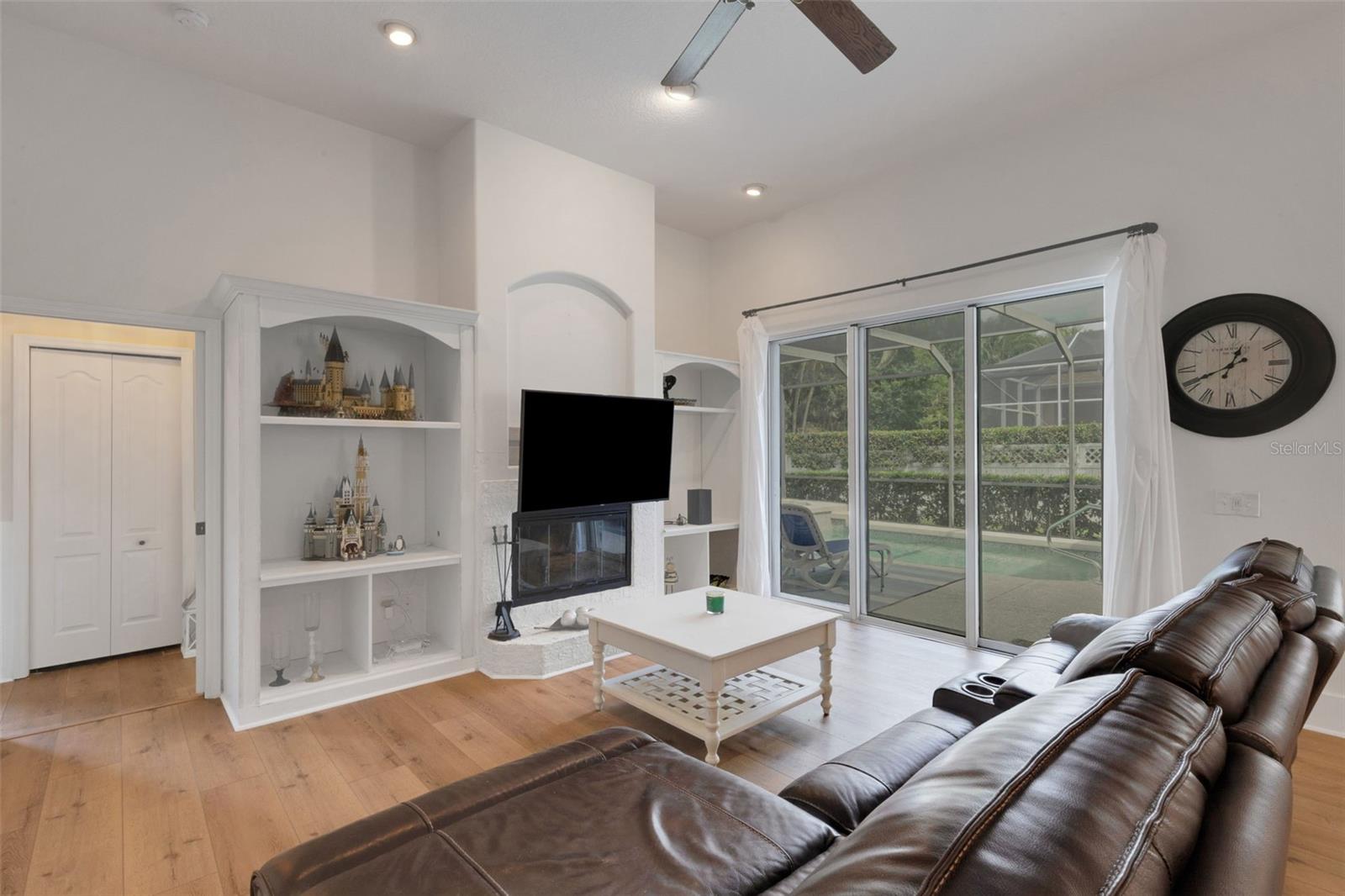 5232 CREEKSIDE TRAIL