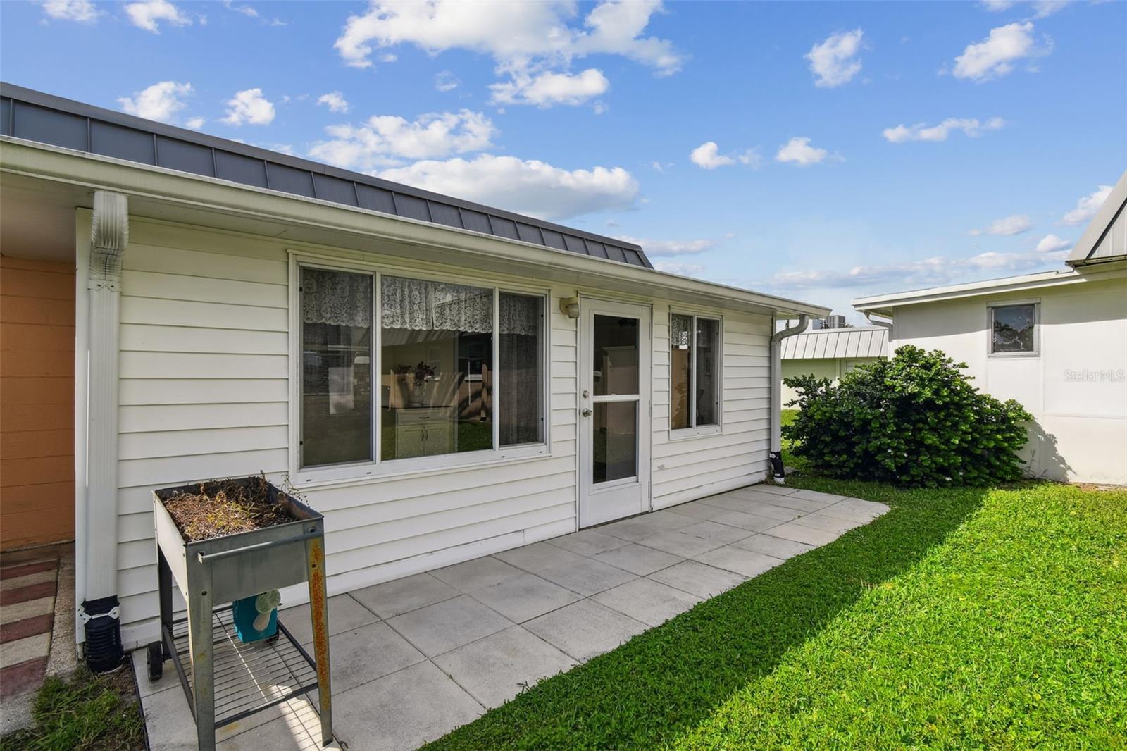 PARADISE POINTE WEST - Residential