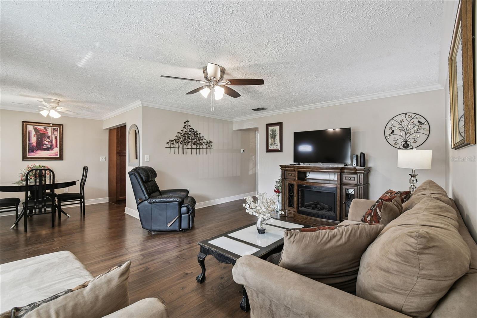 PARADISE POINTE WEST - Residential
