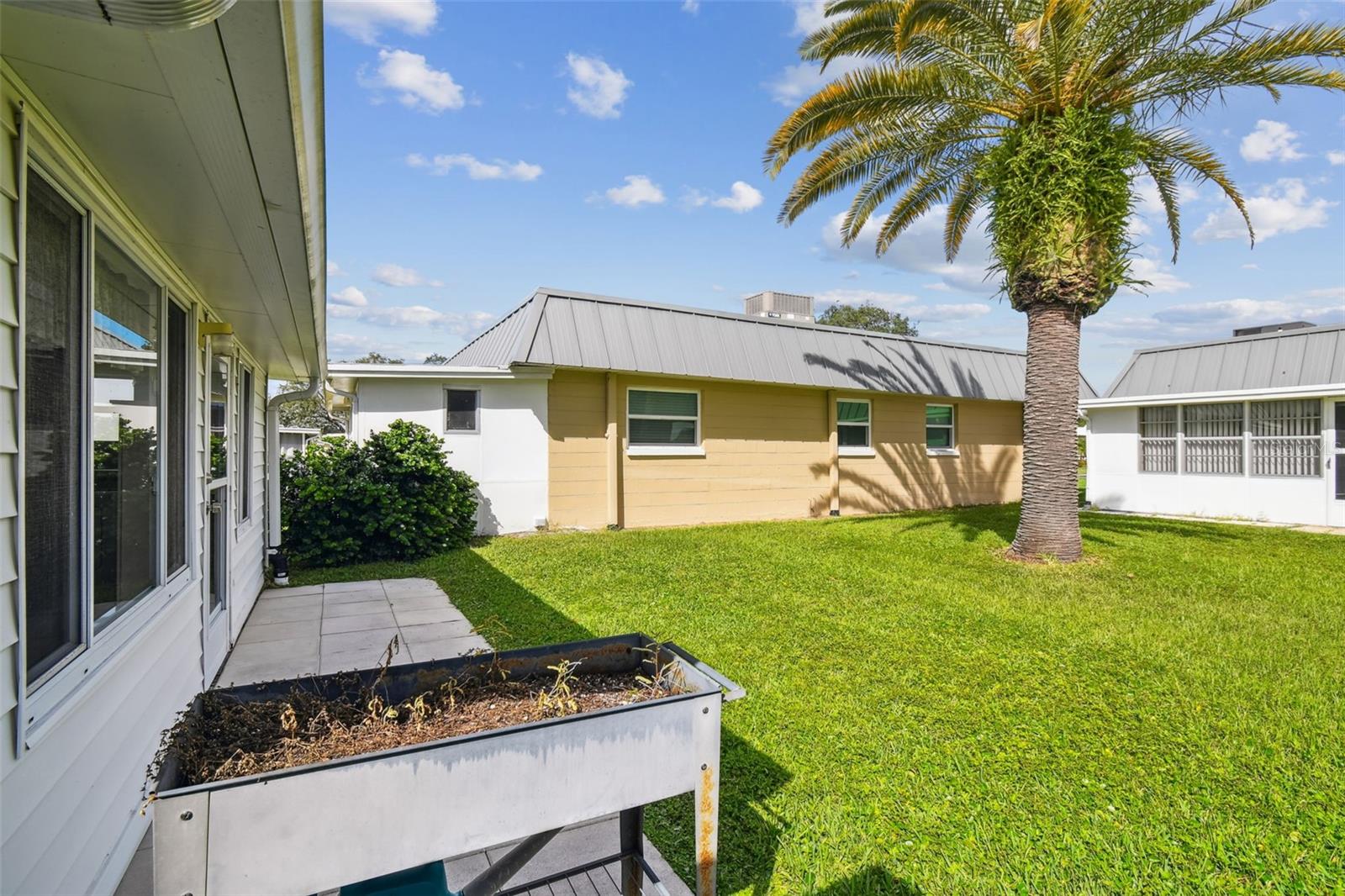 PARADISE POINTE WEST - Residential