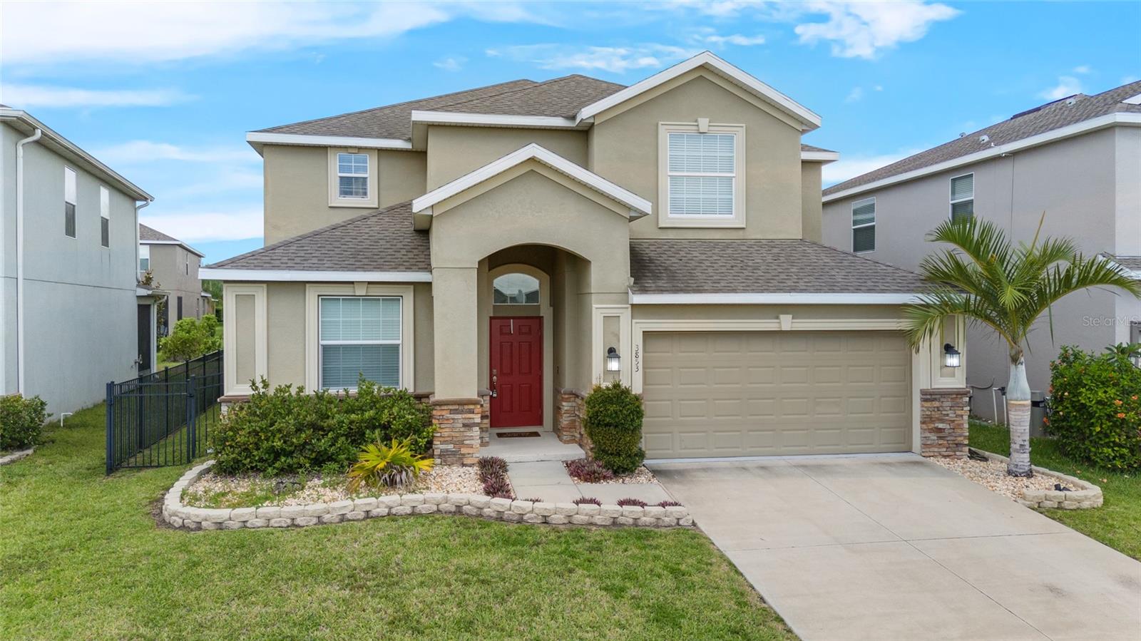 3853 CORTLAND DRIVE