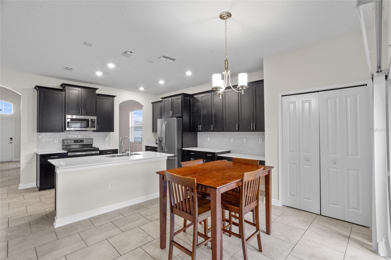 3853 CORTLAND DRIVE